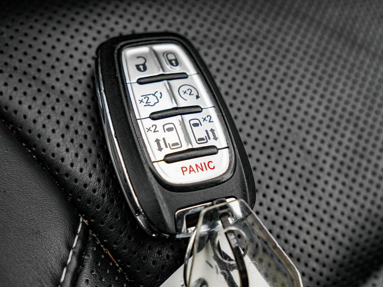 2025 Chrysler Pacifica Limited Photo