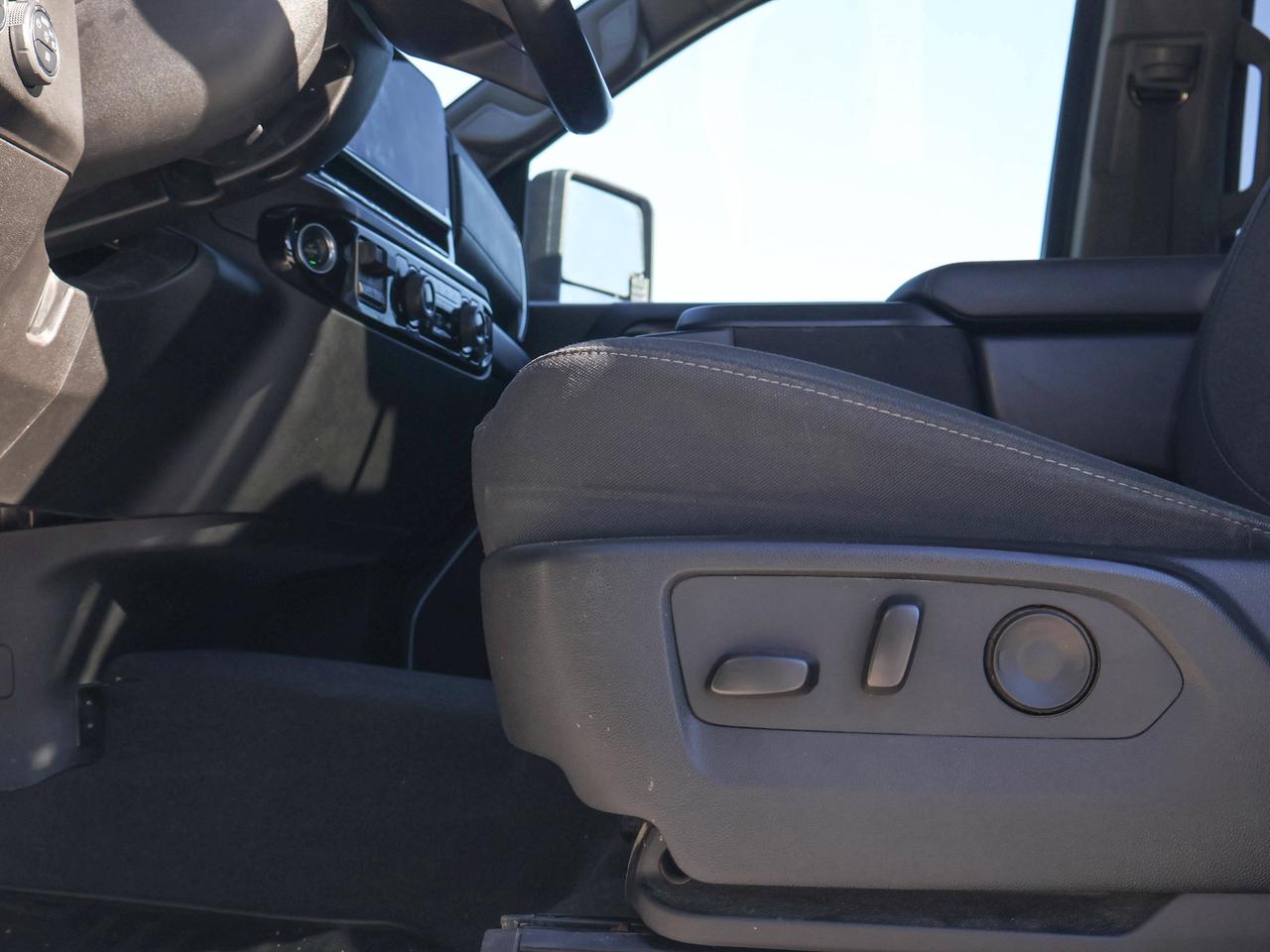 2025 Chevrolet SILVERADO 2500HD LT Photo