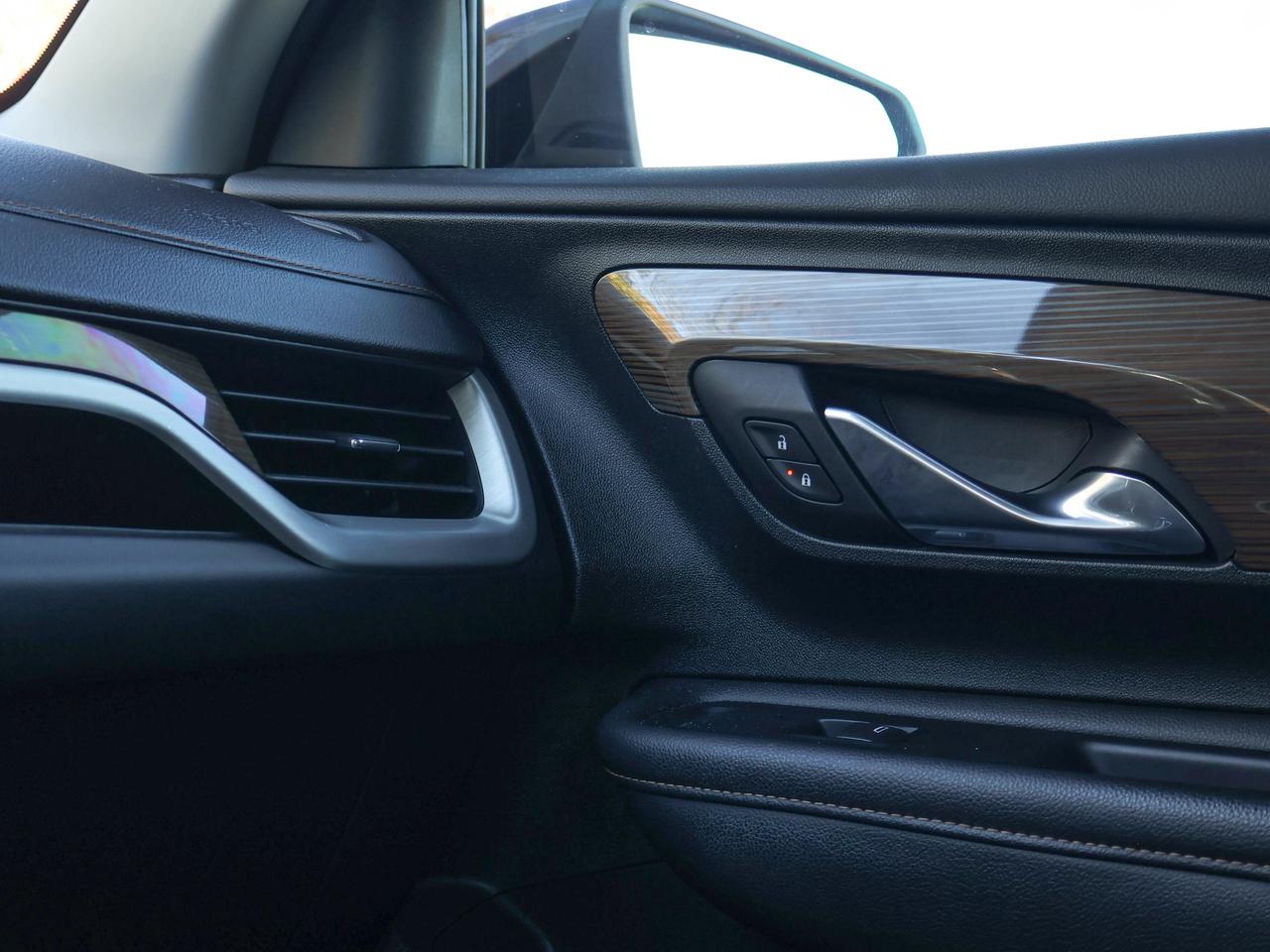 2020 GMC Terrain SLE Photo