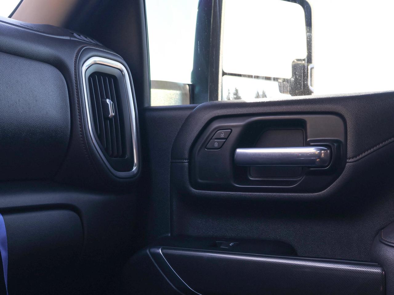 2022 GMC SIERRA 2500HD AT4 Photo