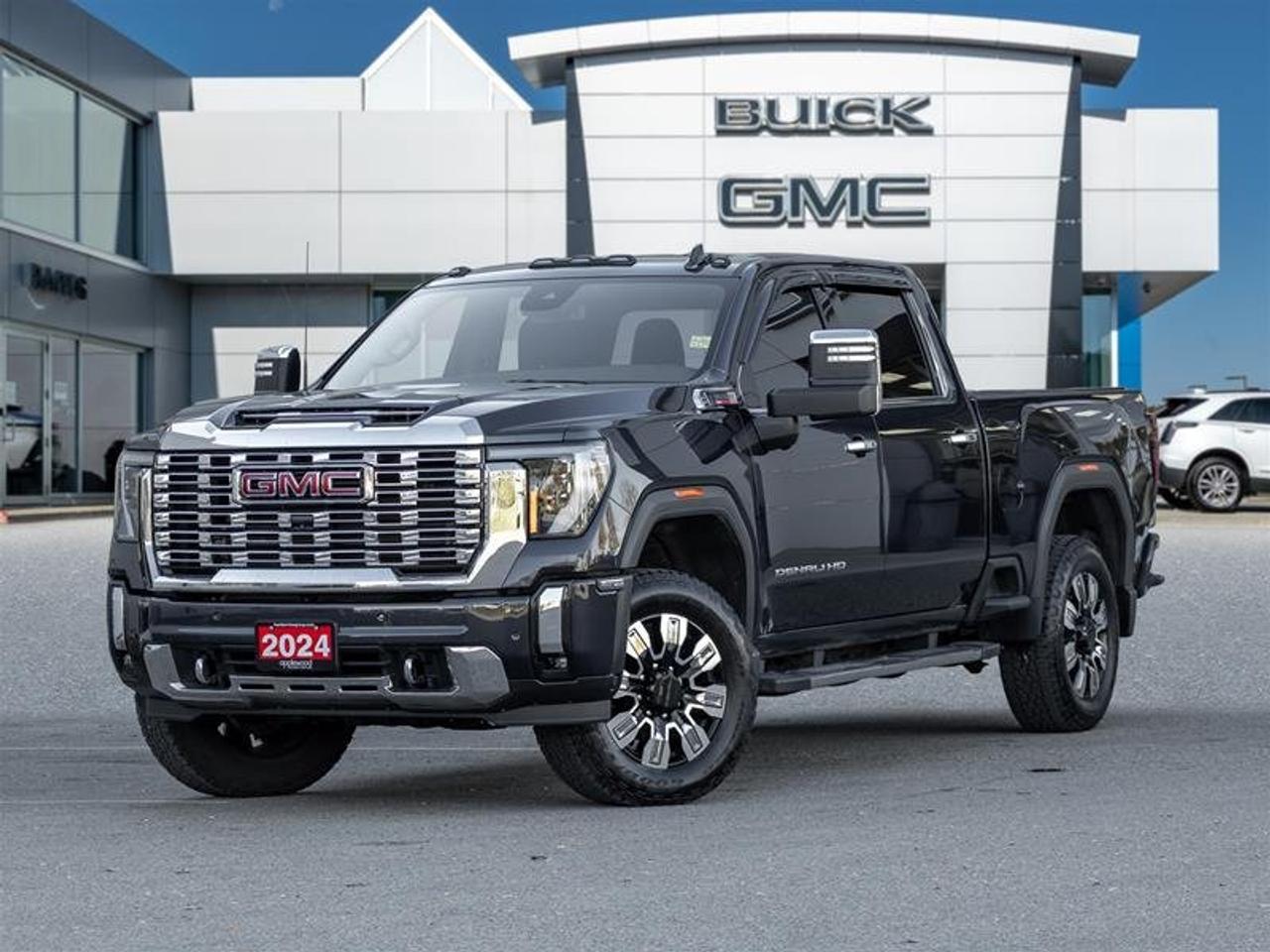 2024 GMC SIERRA 2500HD 4WD Crew Cab Standard Box Denali Photo0