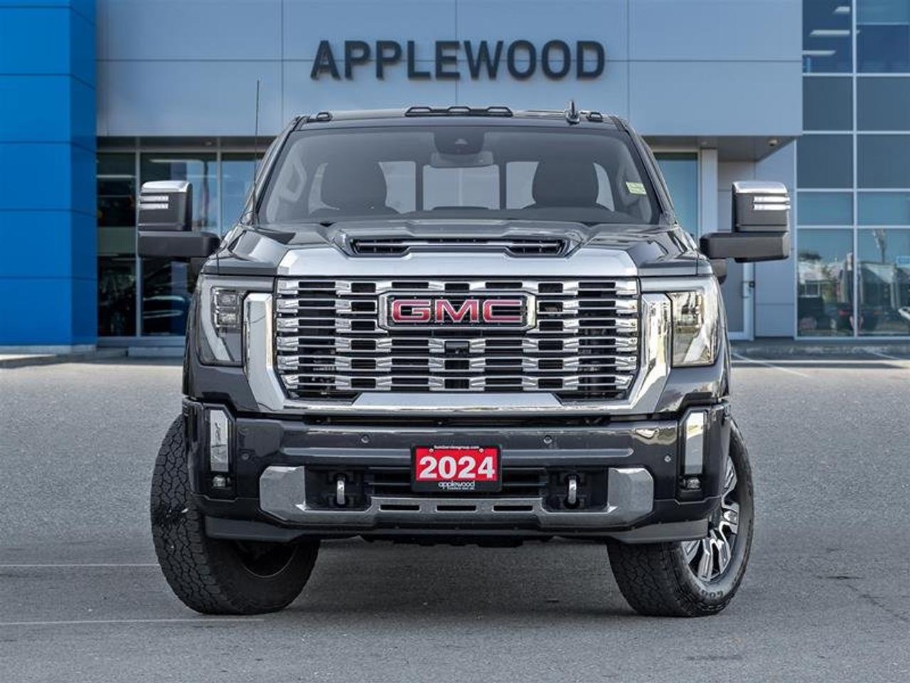 2024 GMC SIERRA 2500HD 4WD Crew Cab Standard Box Denali Photo1