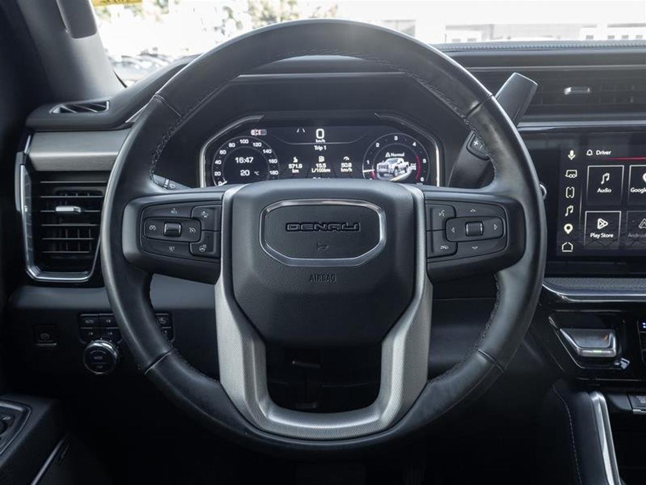 2024 GMC SIERRA 2500HD 4WD Crew Cab Standard Box Denali Photo