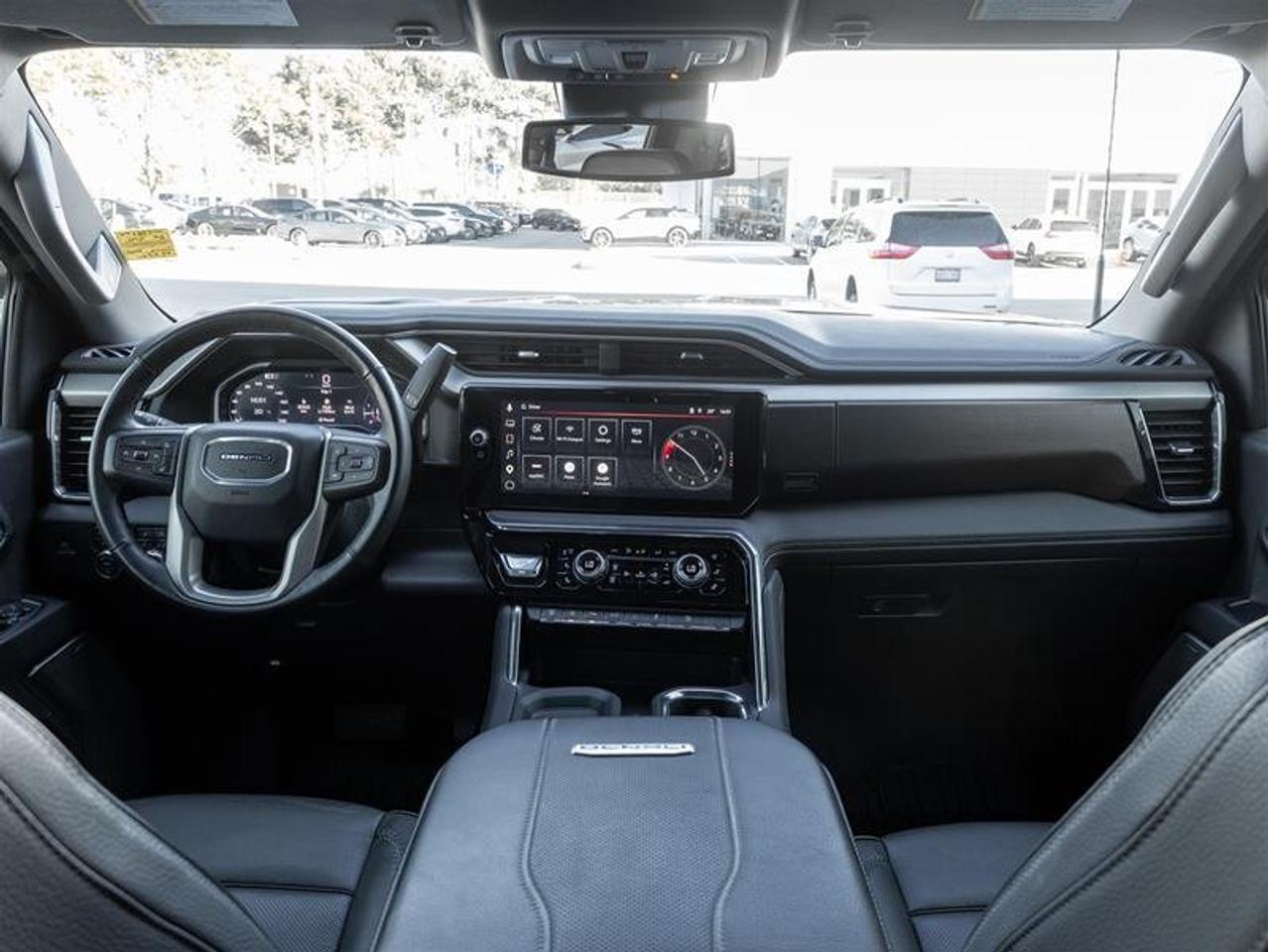 2024 GMC SIERRA 2500HD 4WD Crew Cab Standard Box Denali Photo