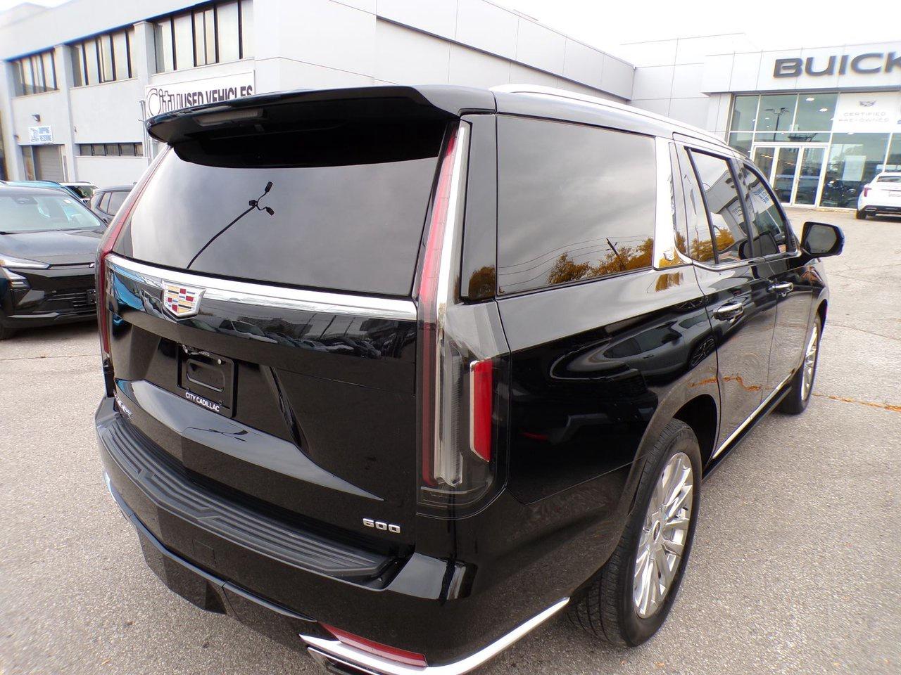 2023 Cadillac Escalade LUXURY Photo