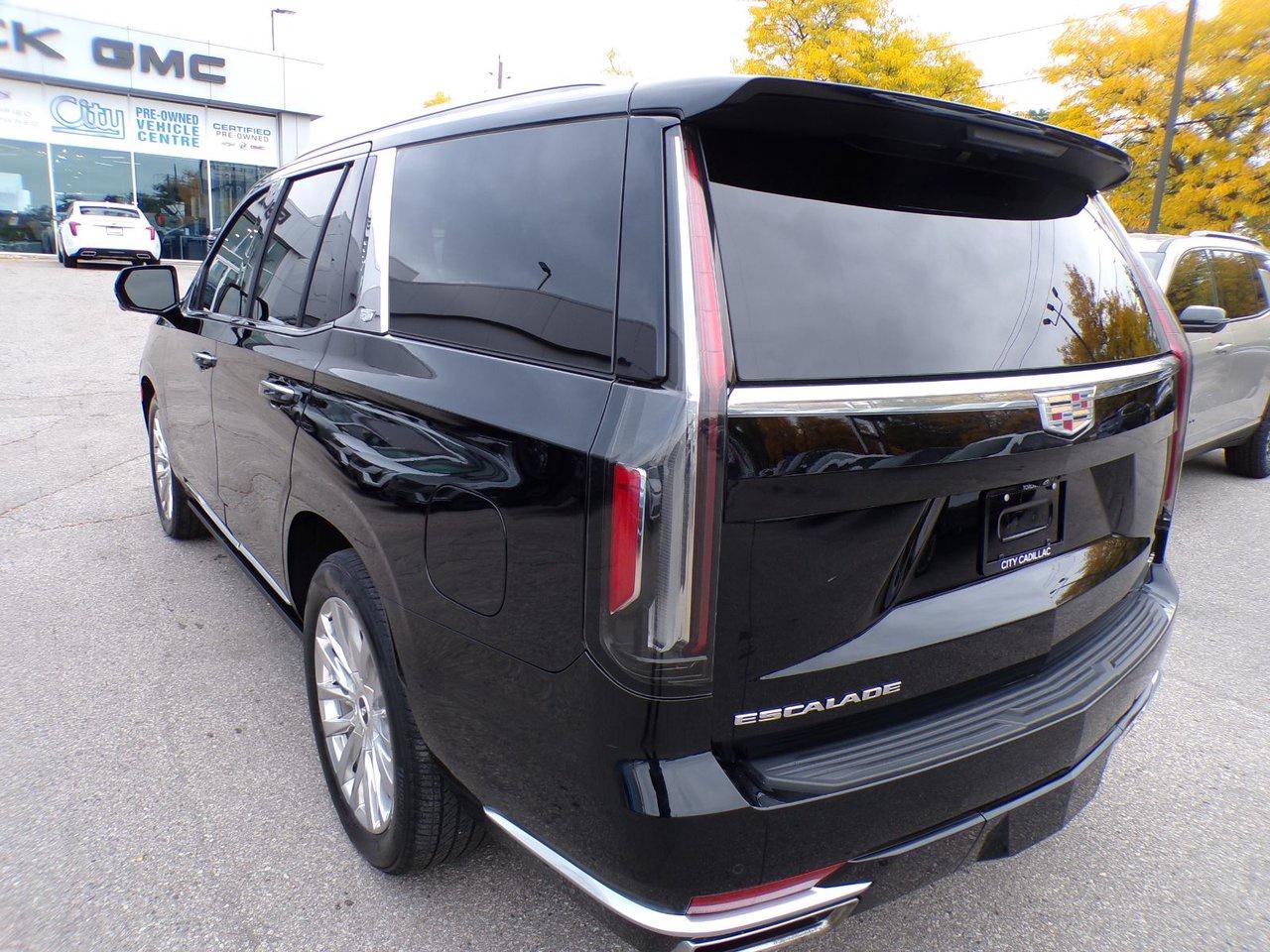 2023 Cadillac Escalade LUXURY Photo