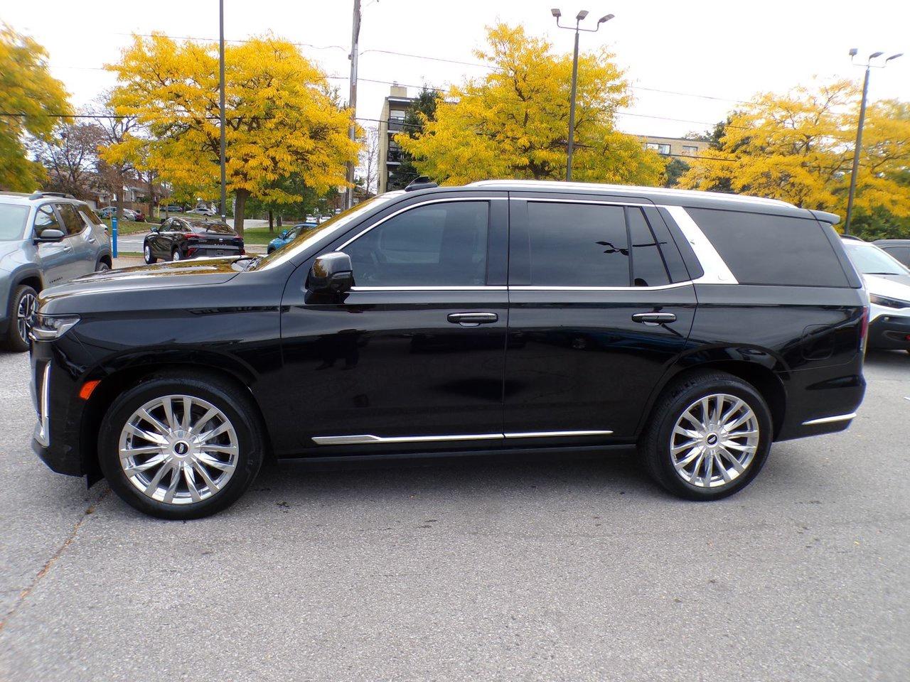 2023 Cadillac Escalade LUXURY Photo