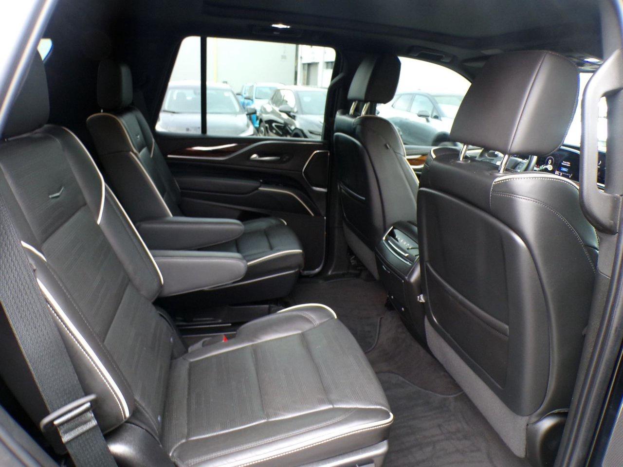 2023 Cadillac Escalade LUXURY Photo
