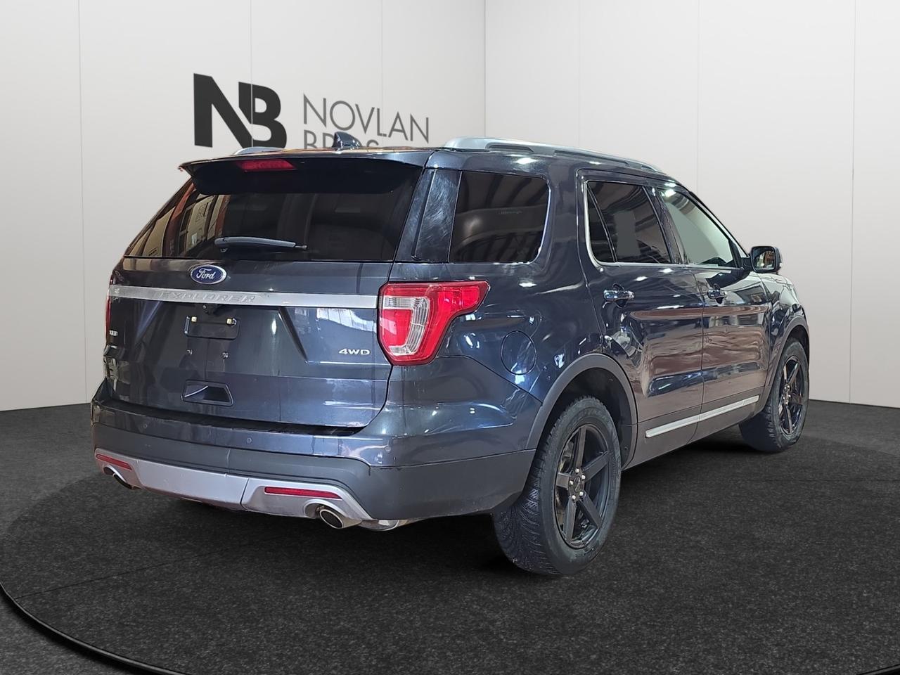 2017 Ford Explorer XLT Photo4