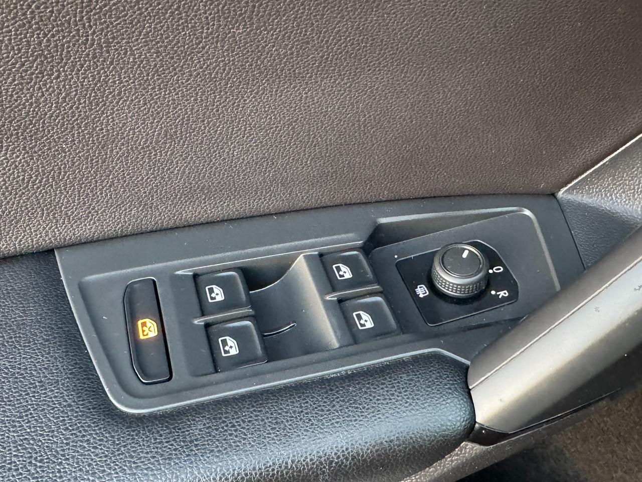 2019 Volkswagen Tiguan Comfortline 4MOTION+CLEAN CARFAX+PANO ROOF Photo