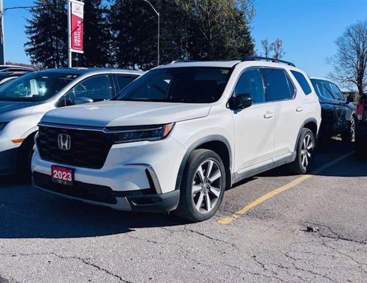 2023 Honda Pilot Touring AWD Photo0