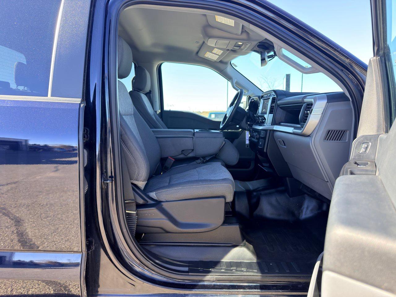 2022 Ford F-150 XL Photo