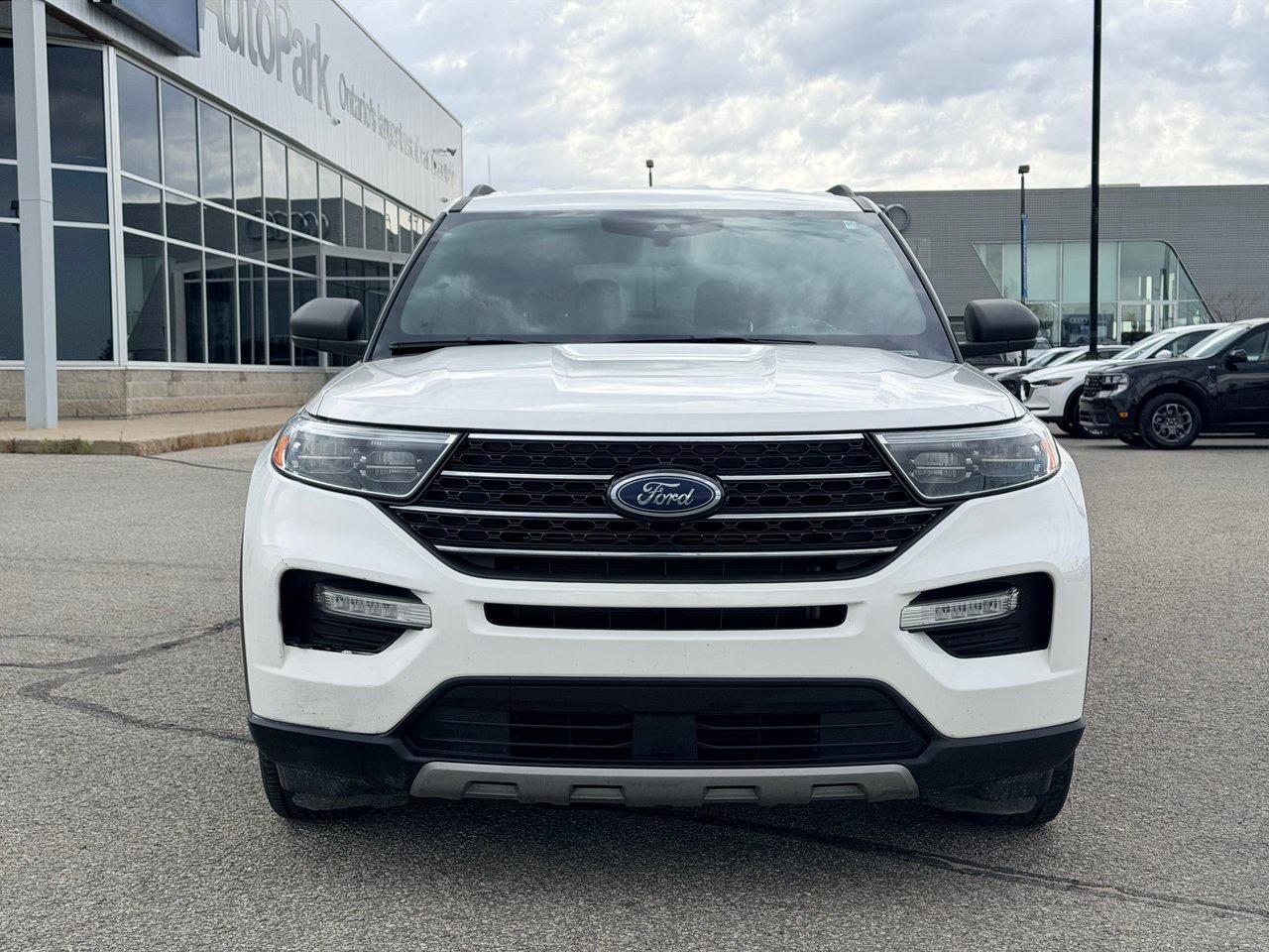 2020 Ford Explorer XLT Photo1