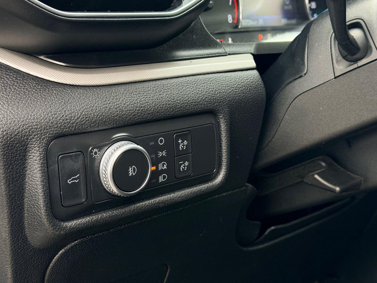 2020 Ford Explorer XLT Photo
