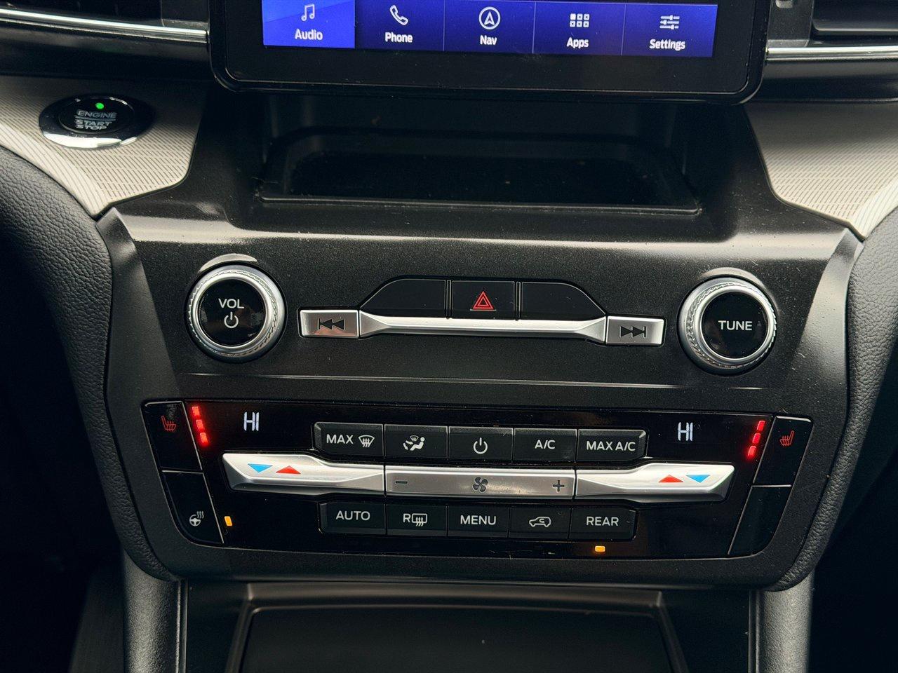 2020 Ford Explorer XLT Photo