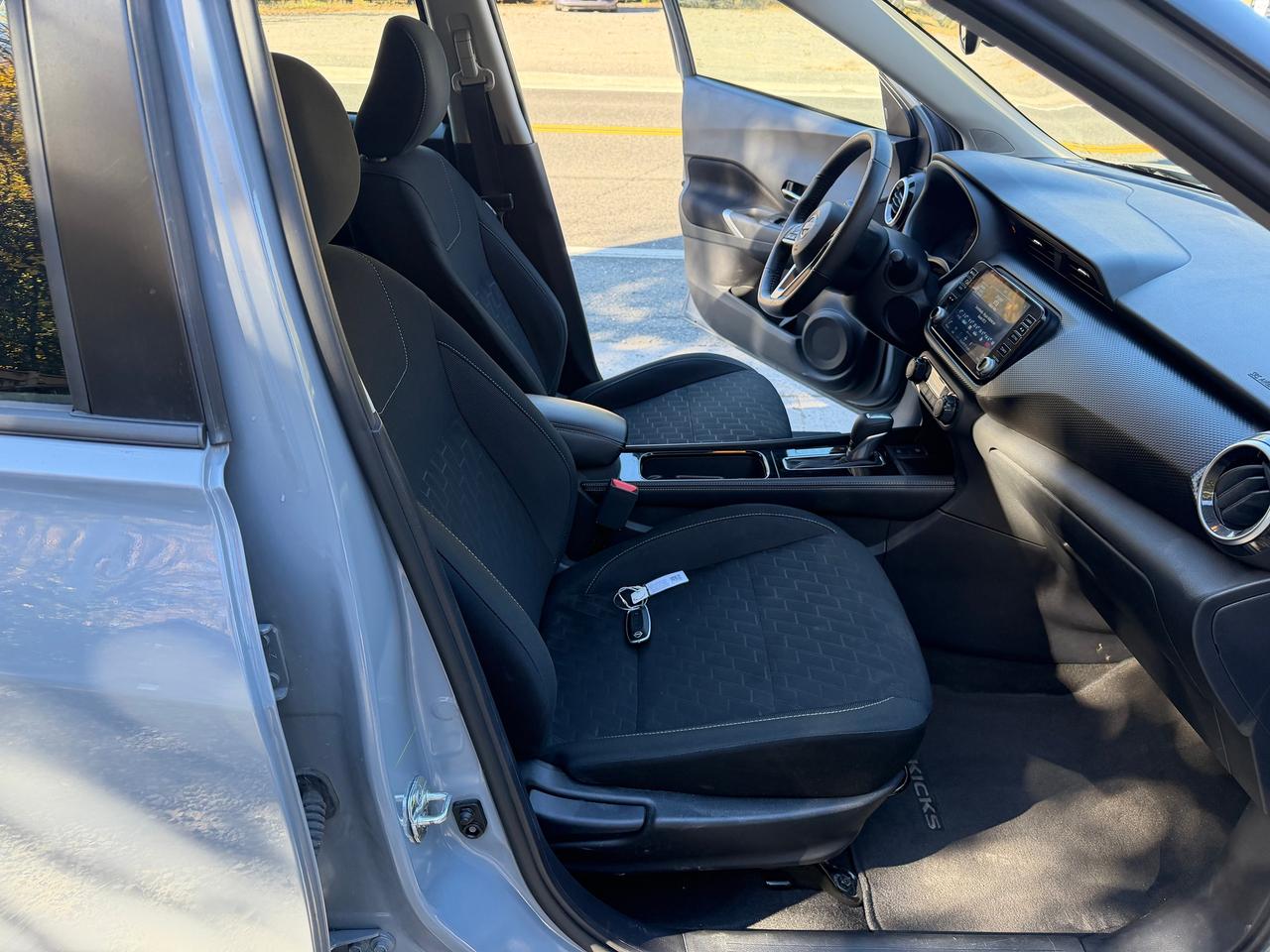 2025 Nissan Kicks SV Photo