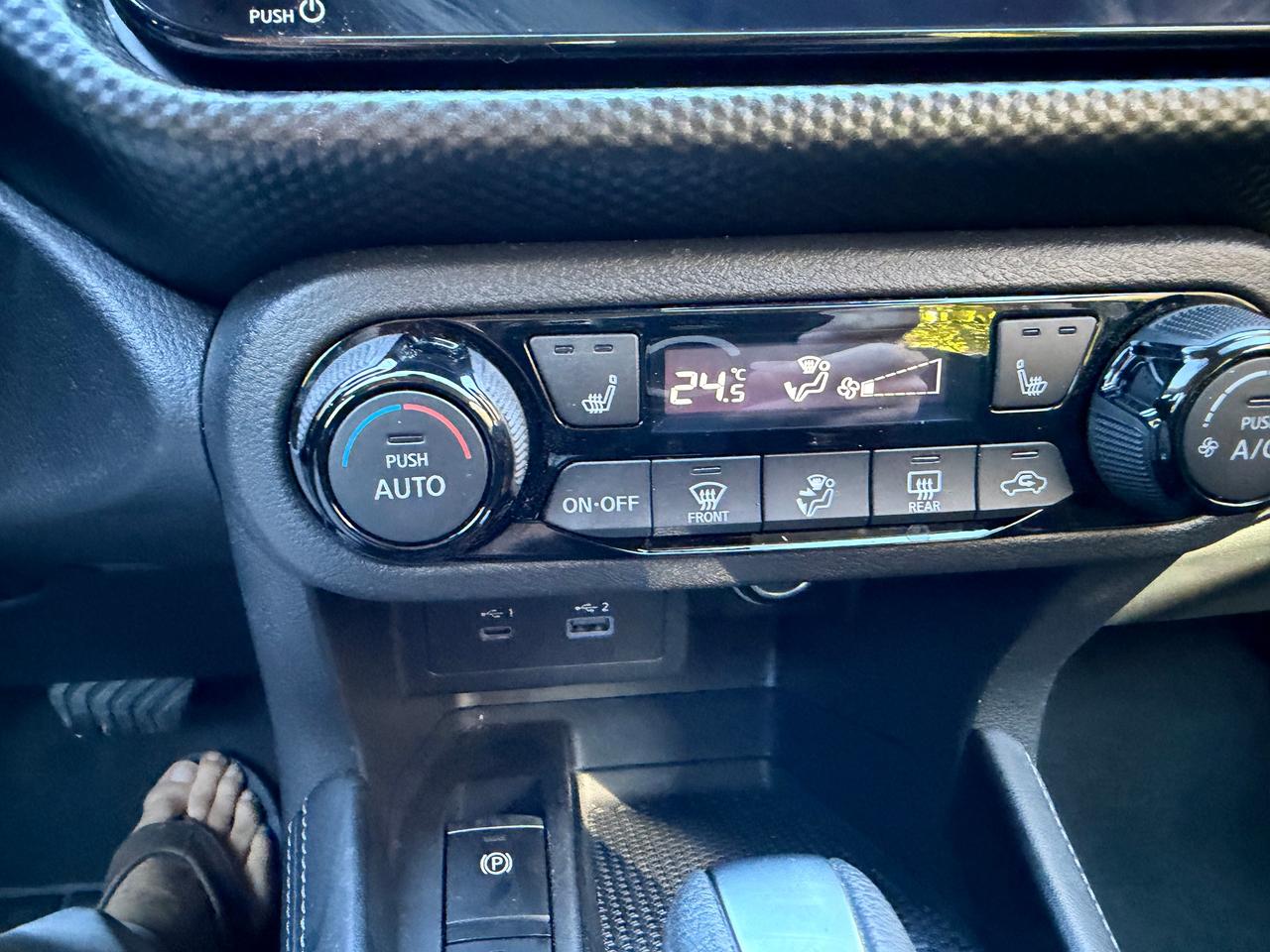 2025 Nissan Kicks SV Photo