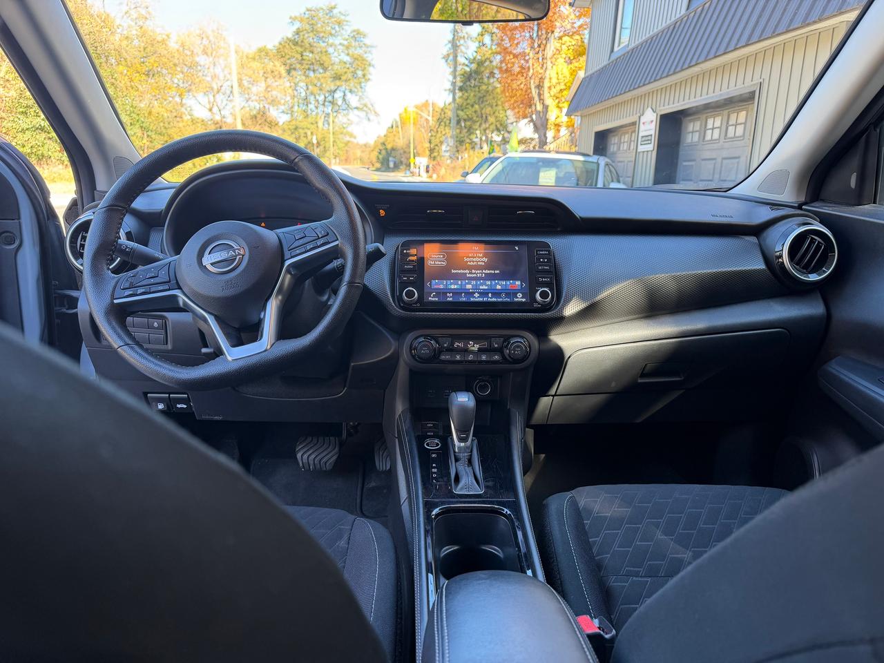 2025 Nissan Kicks SV Photo