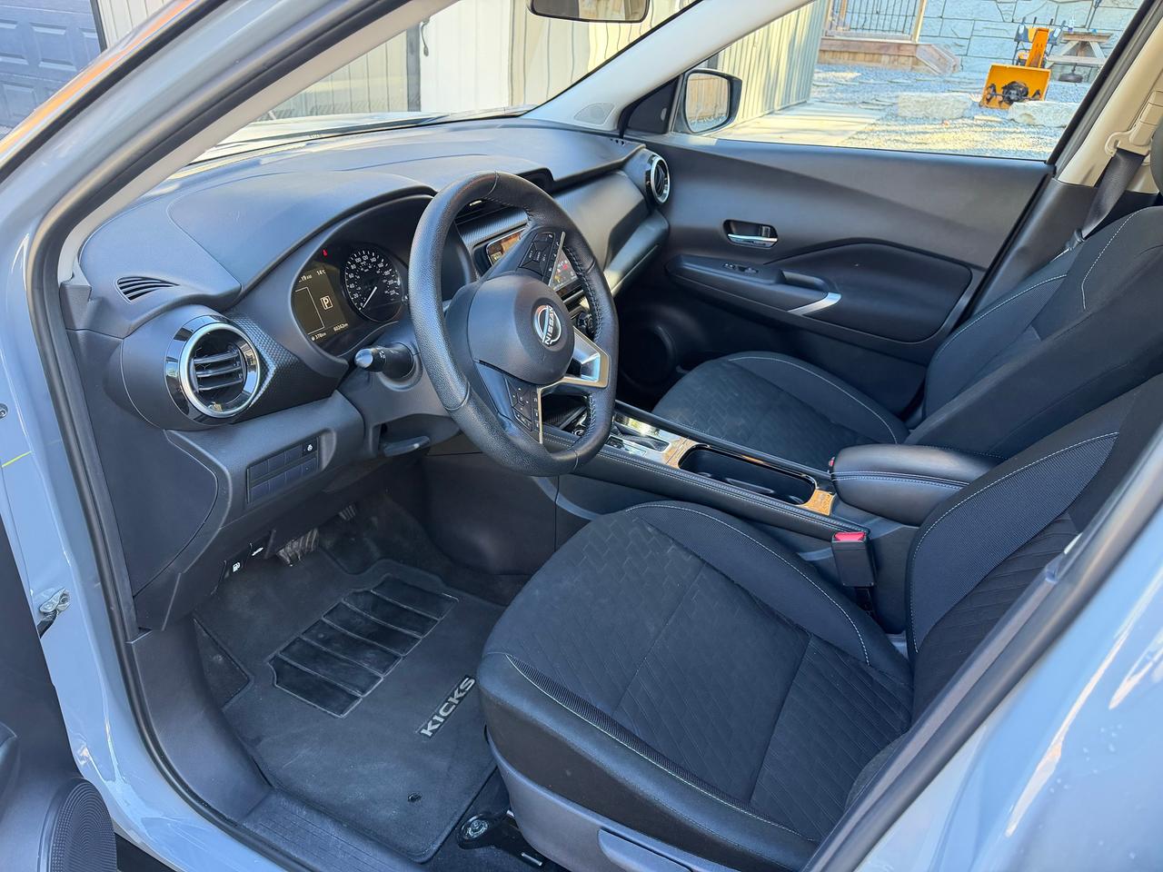 2025 Nissan Kicks SV Photo