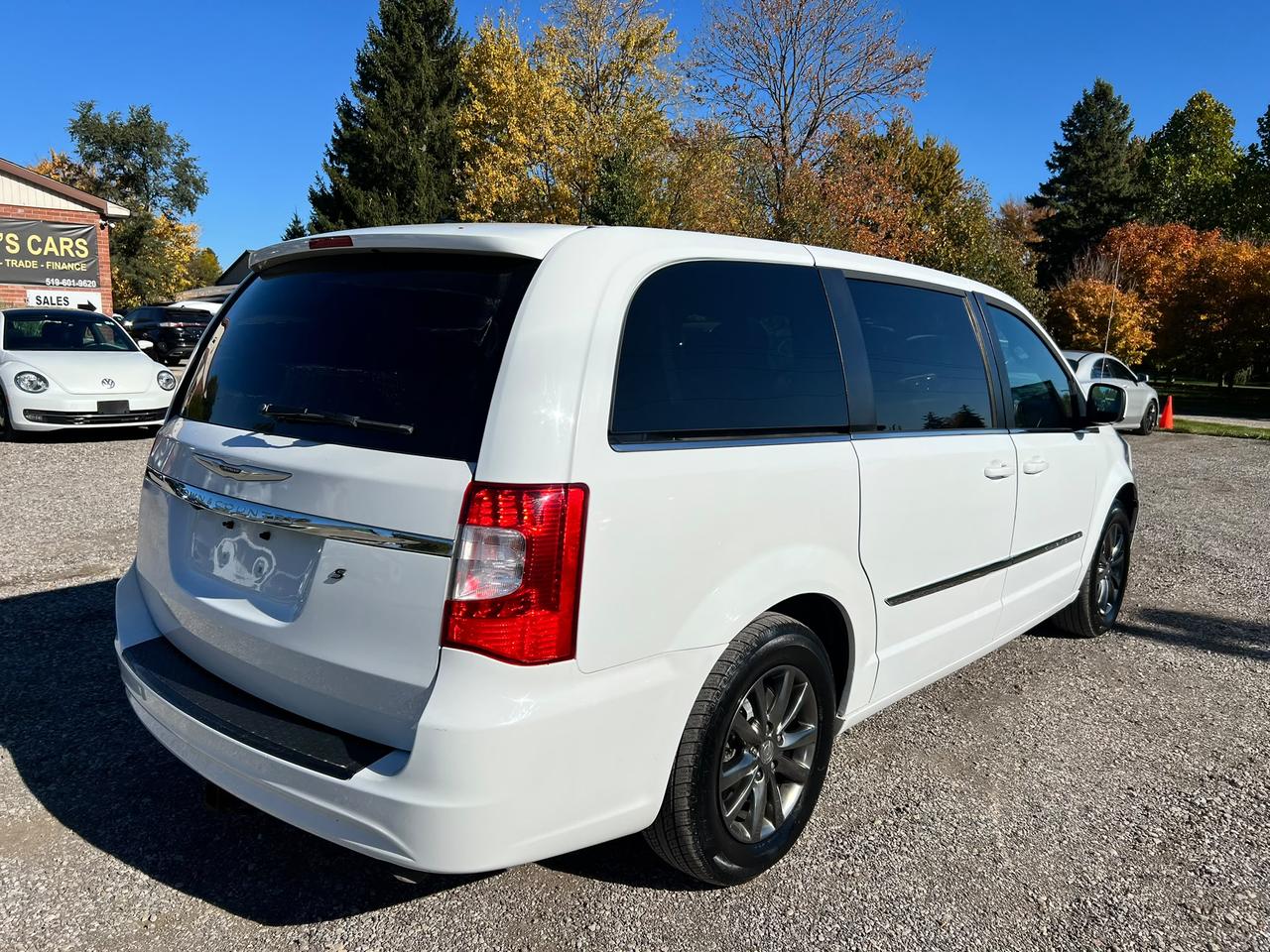 2016 Chrysler Town & Country 4dr Wgn S CERTIFIED ELECTRIC DOORS Photo