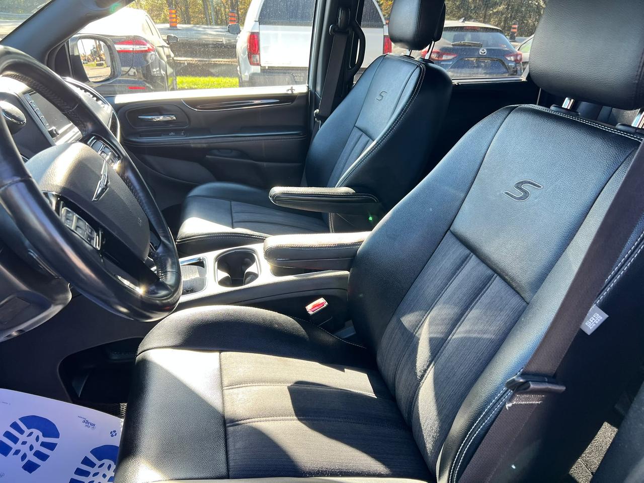 2016 Chrysler Town & Country 4dr Wgn S CERTIFIED ELECTRIC DOORS Photo