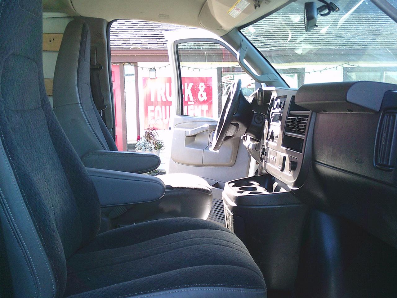 2019 GMC Savana Cargo Van RWD 2500 135" Photo