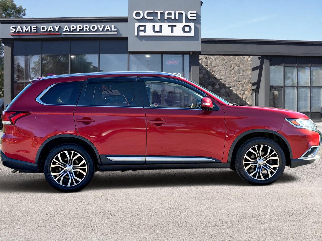 2018 Mitsubishi Outlander ES Photo