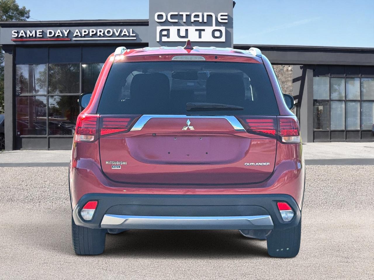2018 Mitsubishi Outlander ES Photo