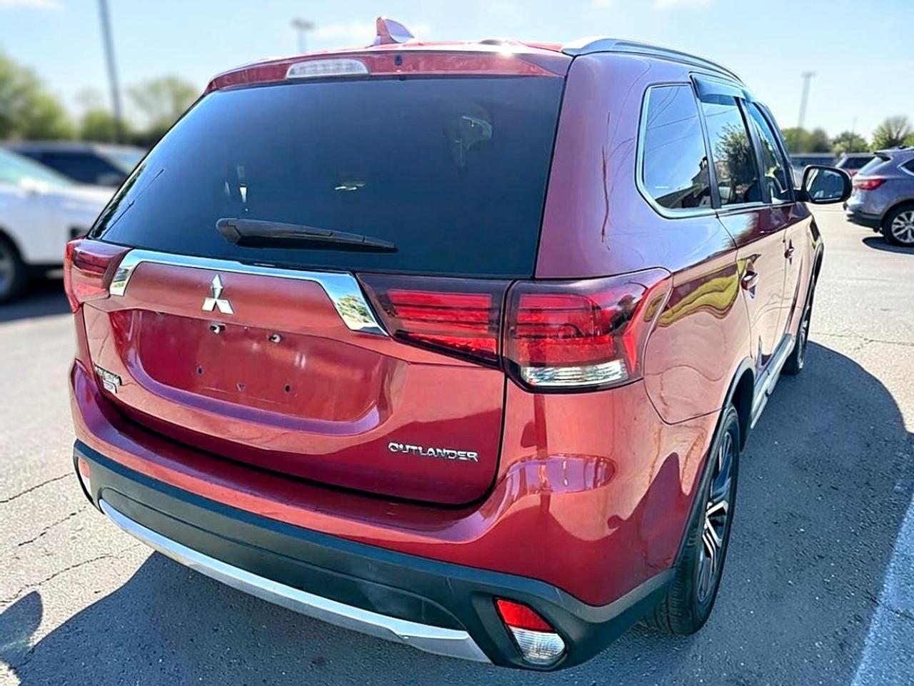 2018 Mitsubishi Outlander ES Photo