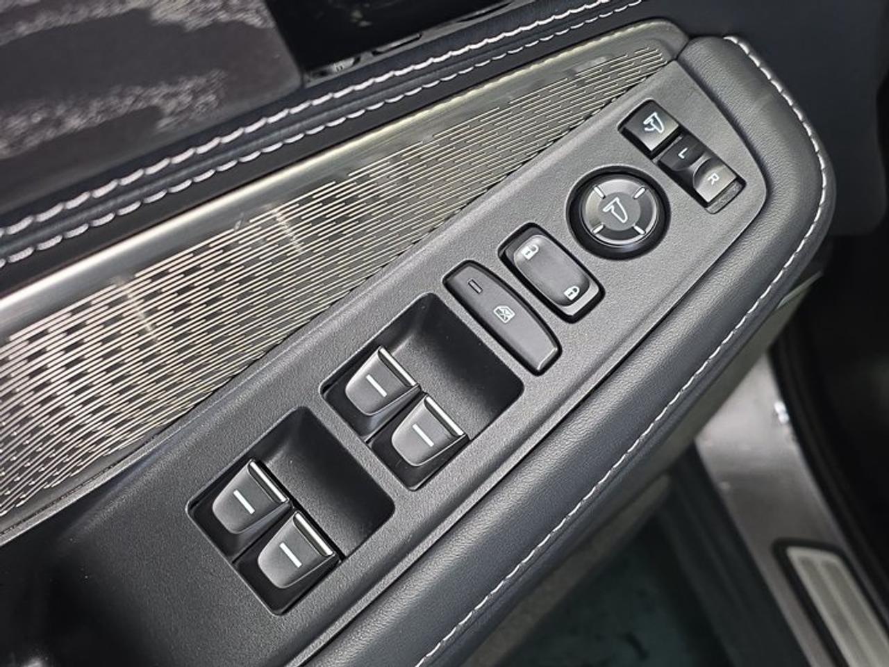 2024 Acura MDX ADVANCE Photo