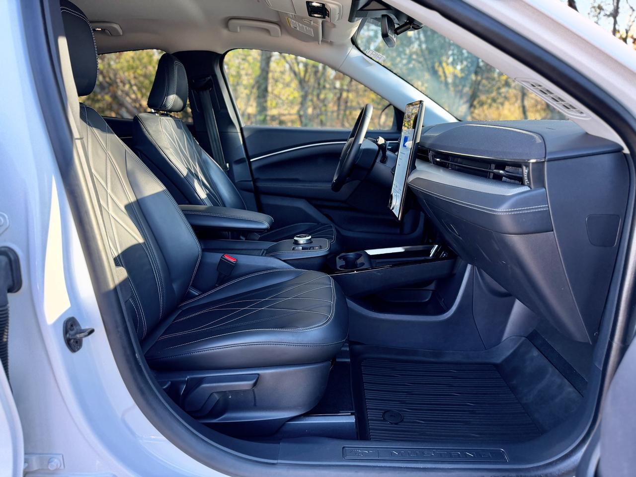 2022 Ford Mustang Mach-E Select AWD | Co-Pilot 360 | Clean Carfax Photo