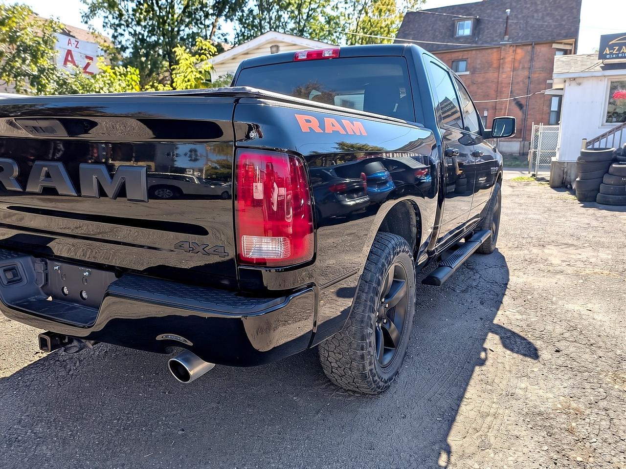 2020 RAM 1500 Classic EXPRESS 4X4 CREW CAB 5'7" BOX Photo