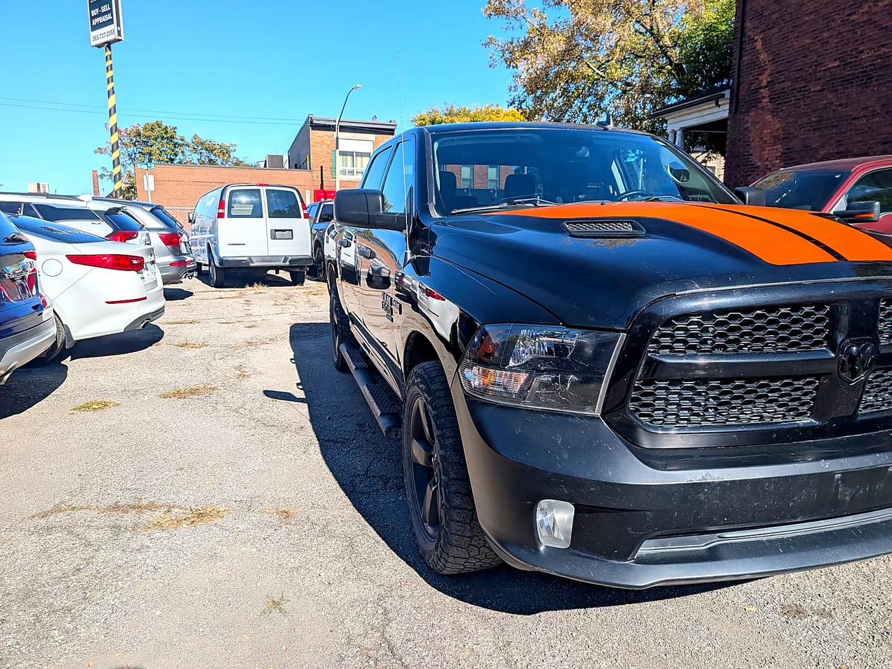 2020 RAM 1500 Classic EXPRESS 4X4 CREW CAB 5'7" BOX Photo