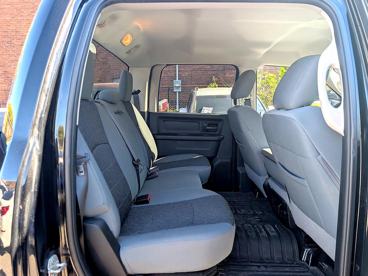 2020 RAM 1500 Classic EXPRESS 4X4 CREW CAB 5'7" BOX Photo