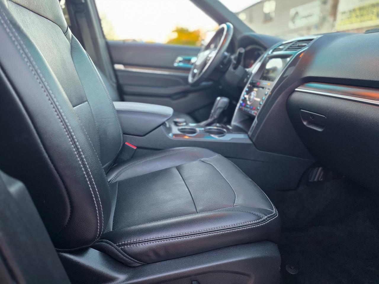 2017 Ford Explorer LIMITED Photo