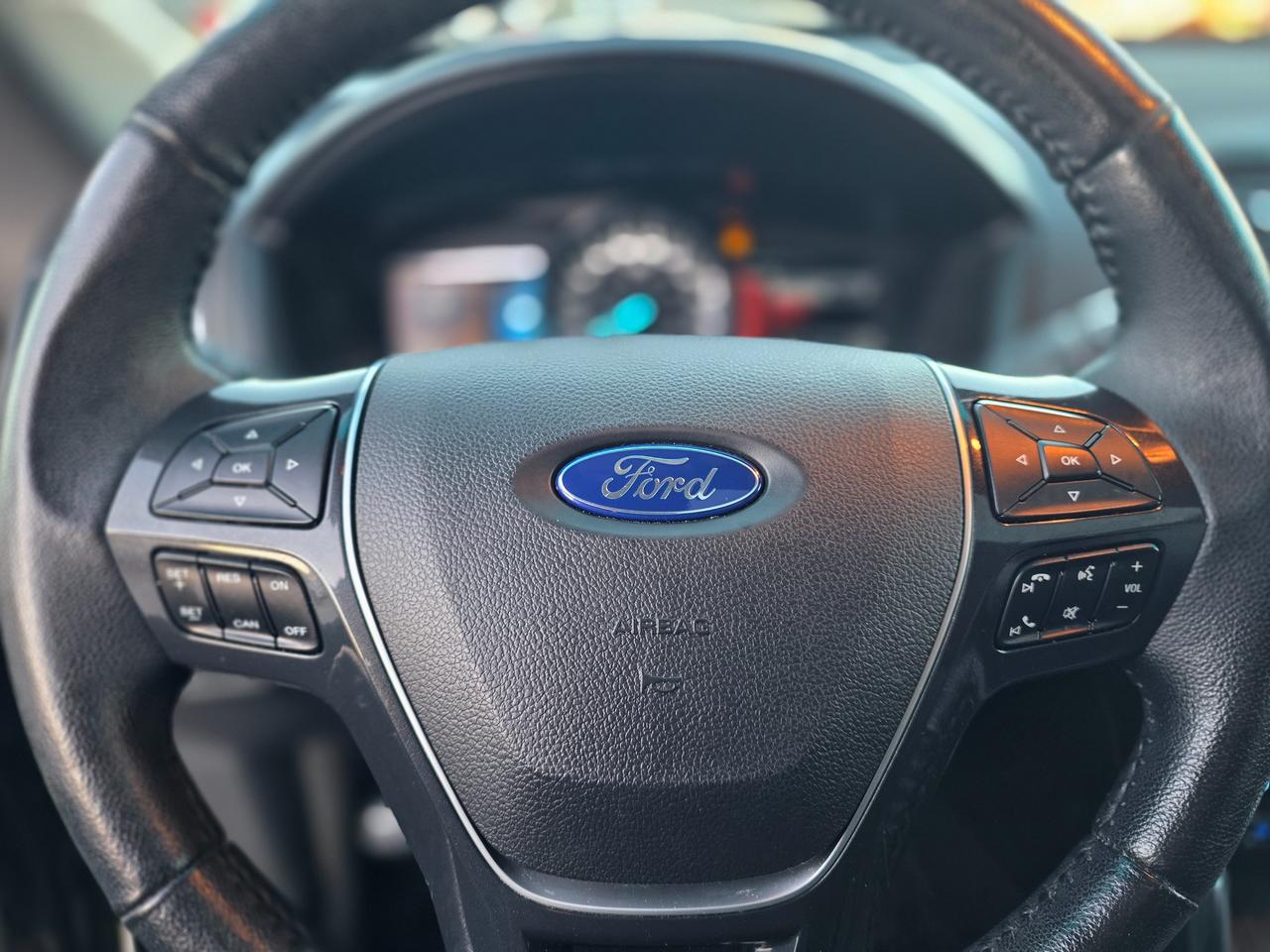 2017 Ford Explorer LIMITED Photo