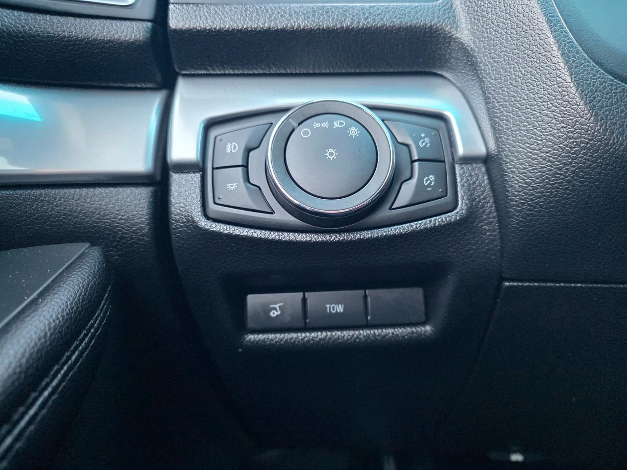 2017 Ford Explorer LIMITED Photo