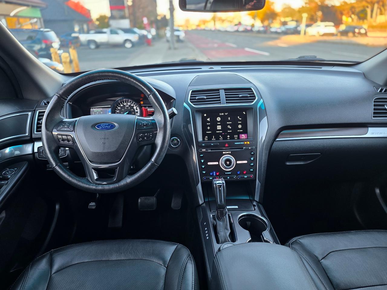 2017 Ford Explorer LIMITED Photo