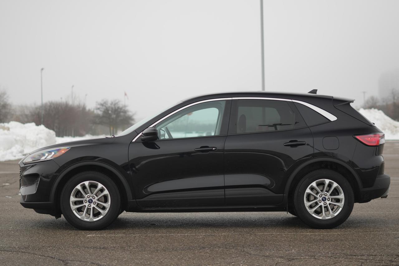 2021 Ford Escape SE Photo