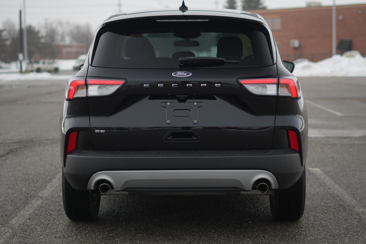 2021 Ford Escape SE Photo4