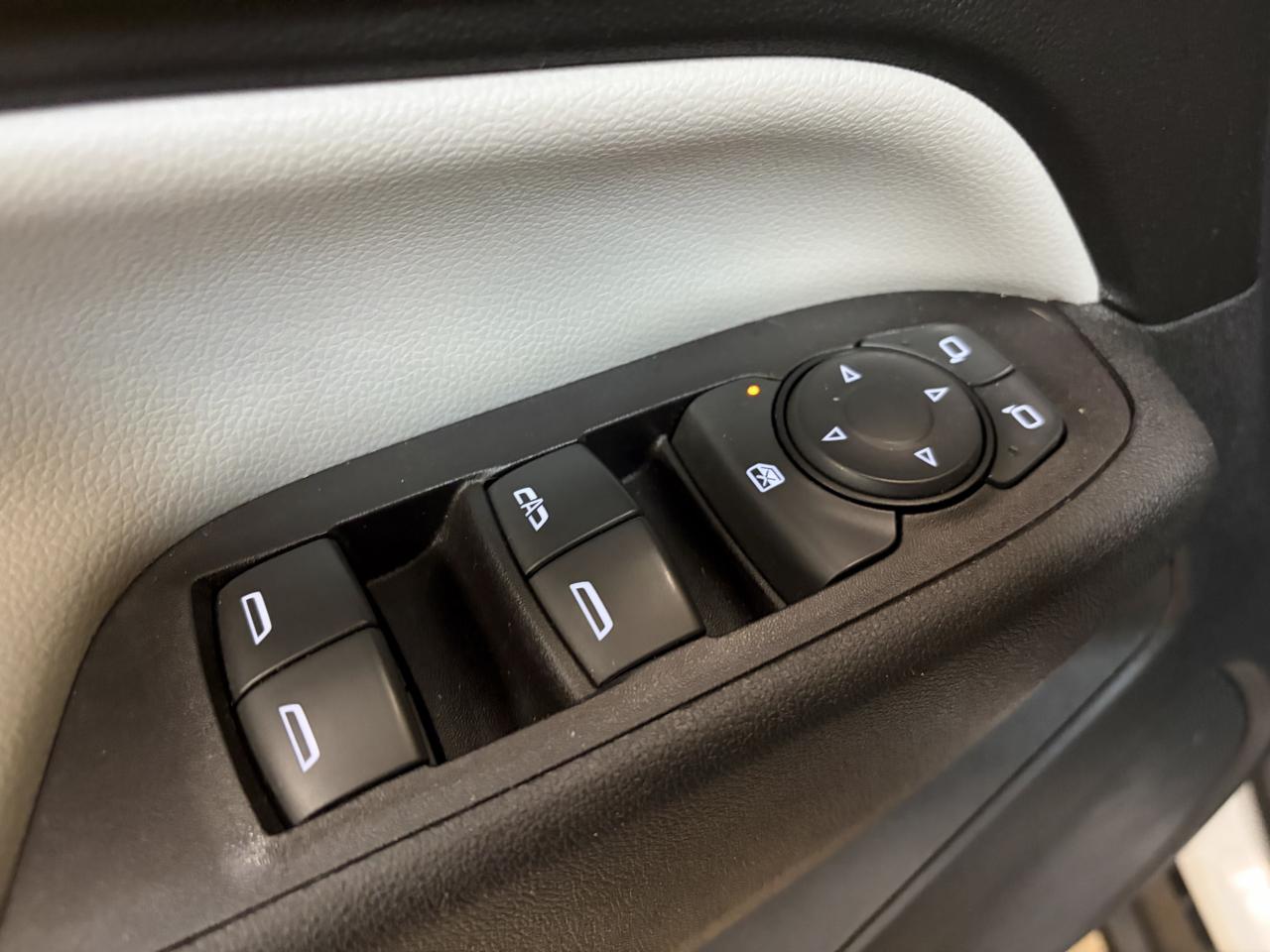 2019 Chevrolet Equinox LS Photo