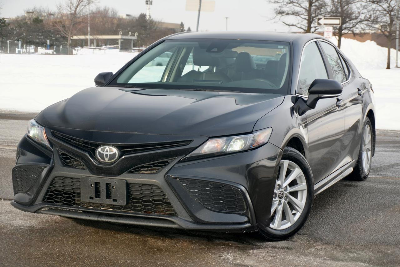 2024 Toyota Camry SE Photo0