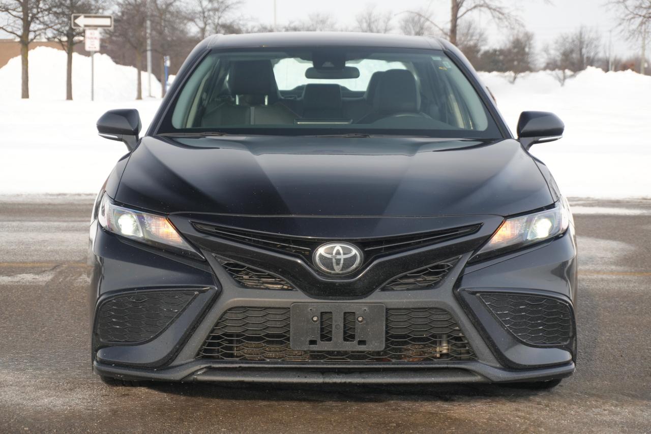 2024 Toyota Camry SE Photo