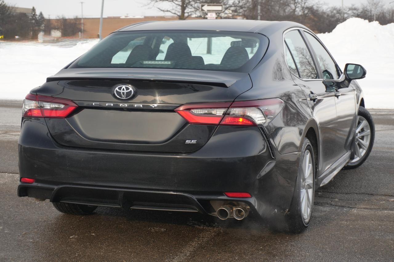 2024 Toyota Camry SE Photo