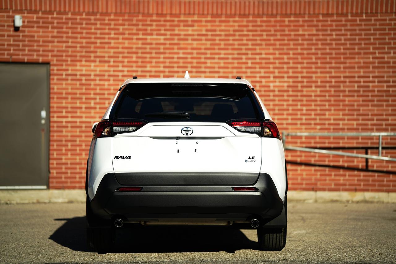 2025 Toyota RAV4 LE Photo