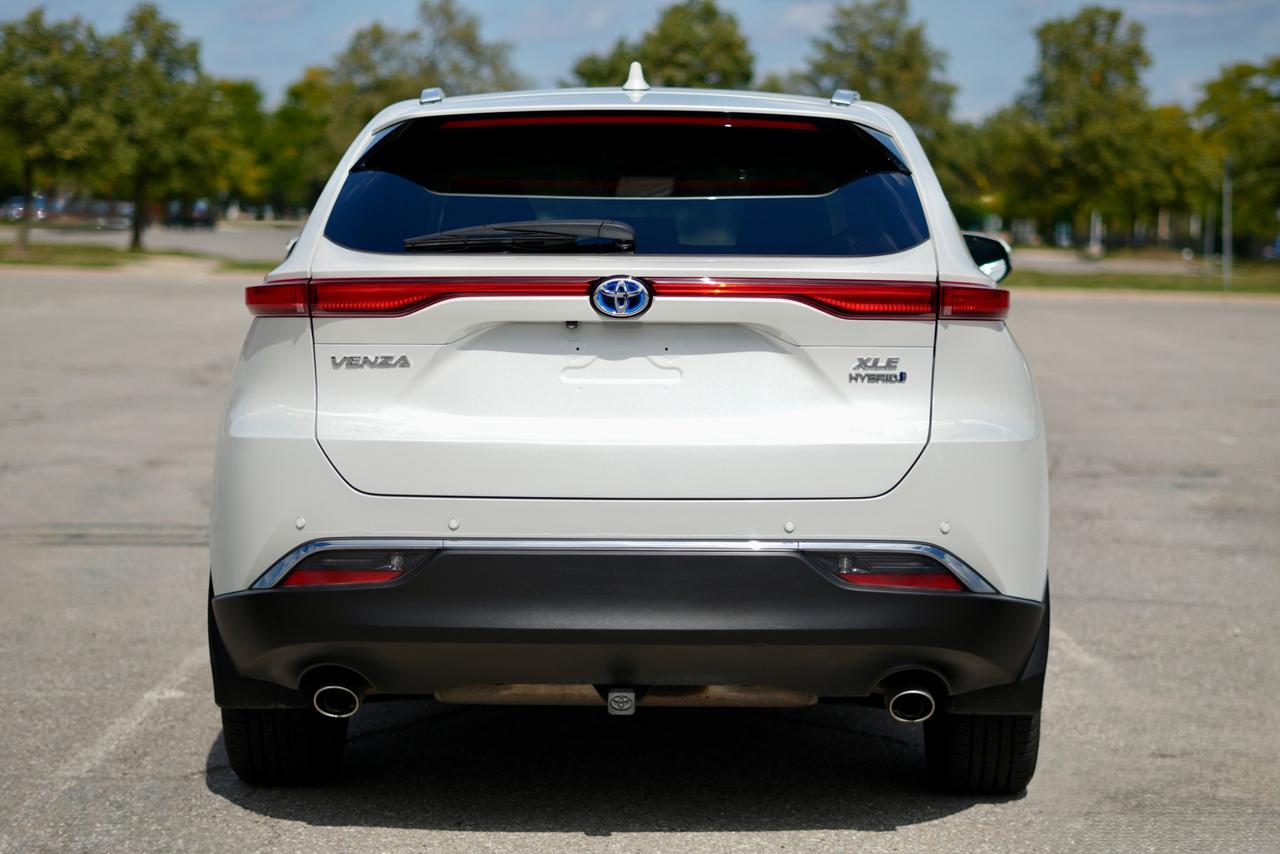 2022 Toyota Venza XLE Photo