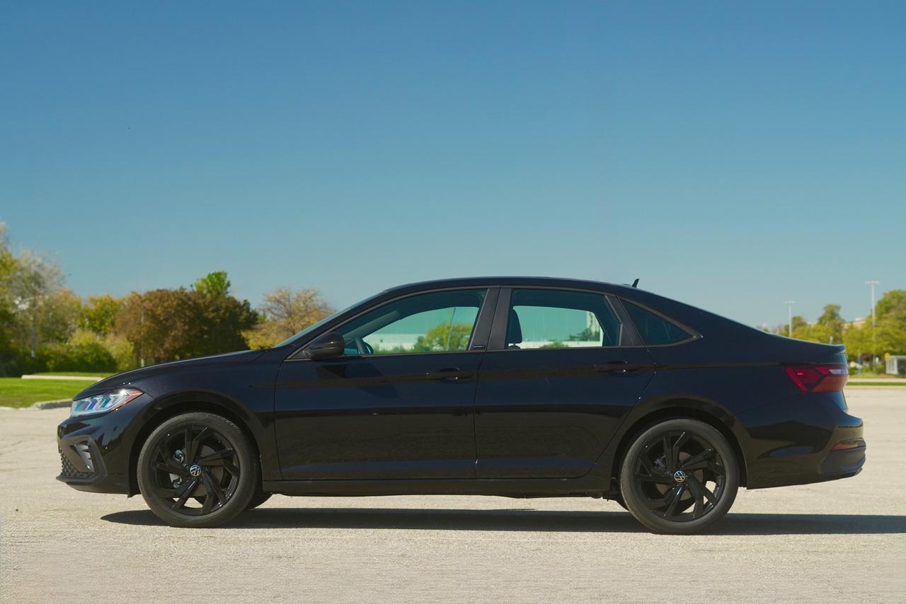 2026 Volkswagen Jetta Comfortline sports Photo