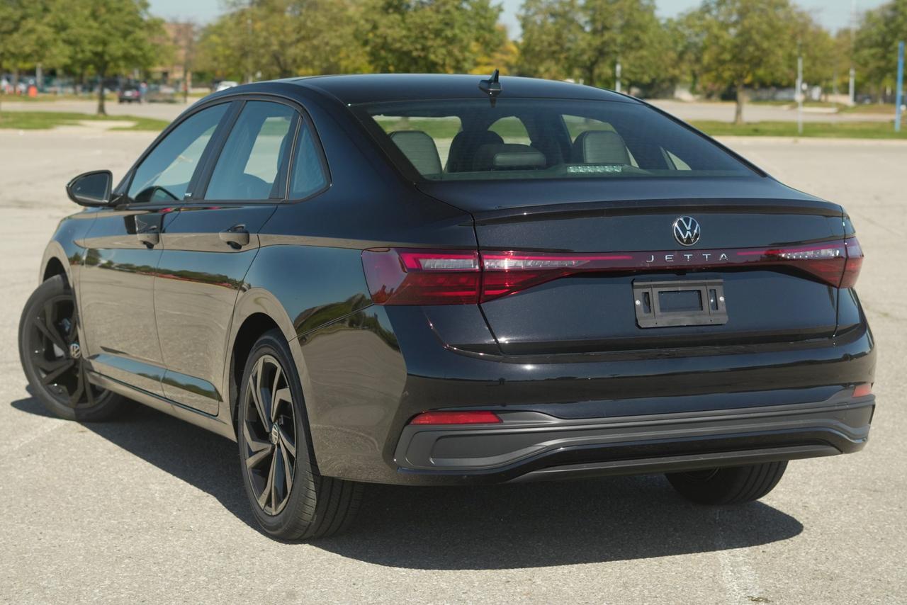 2026 Volkswagen Jetta Comfortline sports Photo4