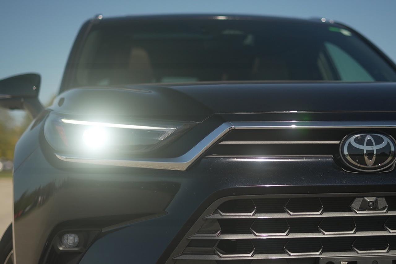 2025 Toyota Grand Highlander Hybrid  Photo