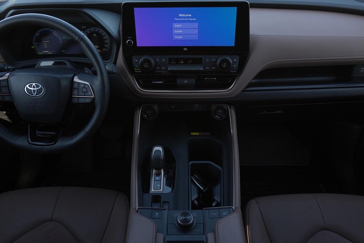 2025 Toyota Grand Highlander Hybrid  Photo